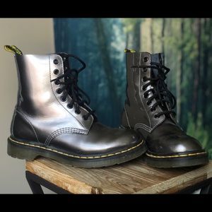 Dr. Martens Metallic Pascal Boots